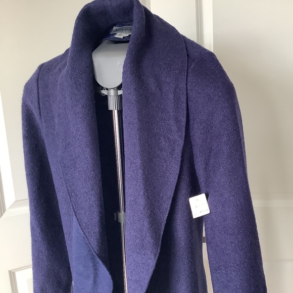 Novelti wrap coat w/tag. navy, small (style accommodates larger sizes) - Picture 8 of 9